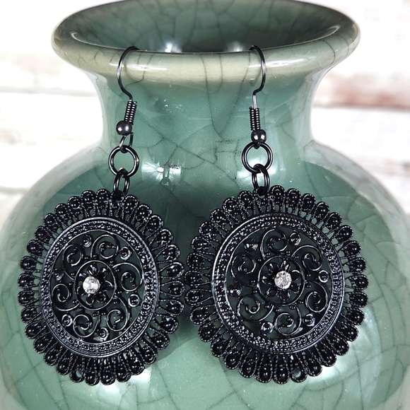Fashion Jewelry Accessories - Fashion earrings, Black filagree laced design,  clear stones, pierced earrings